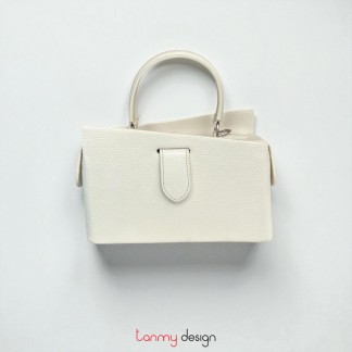 White Origami bag 23 x 15 x 9cm